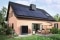 Panneaux photovoltaïques sur le toit d'une maison